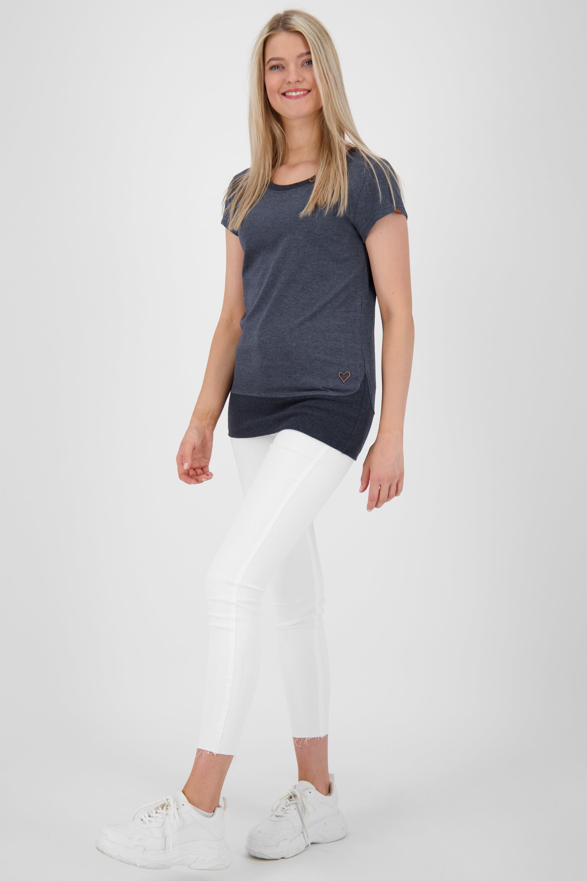 Bereit für den Sommer: CocoAK A T-Shirt mit betonter Silhouette für Damen Dunkelblau