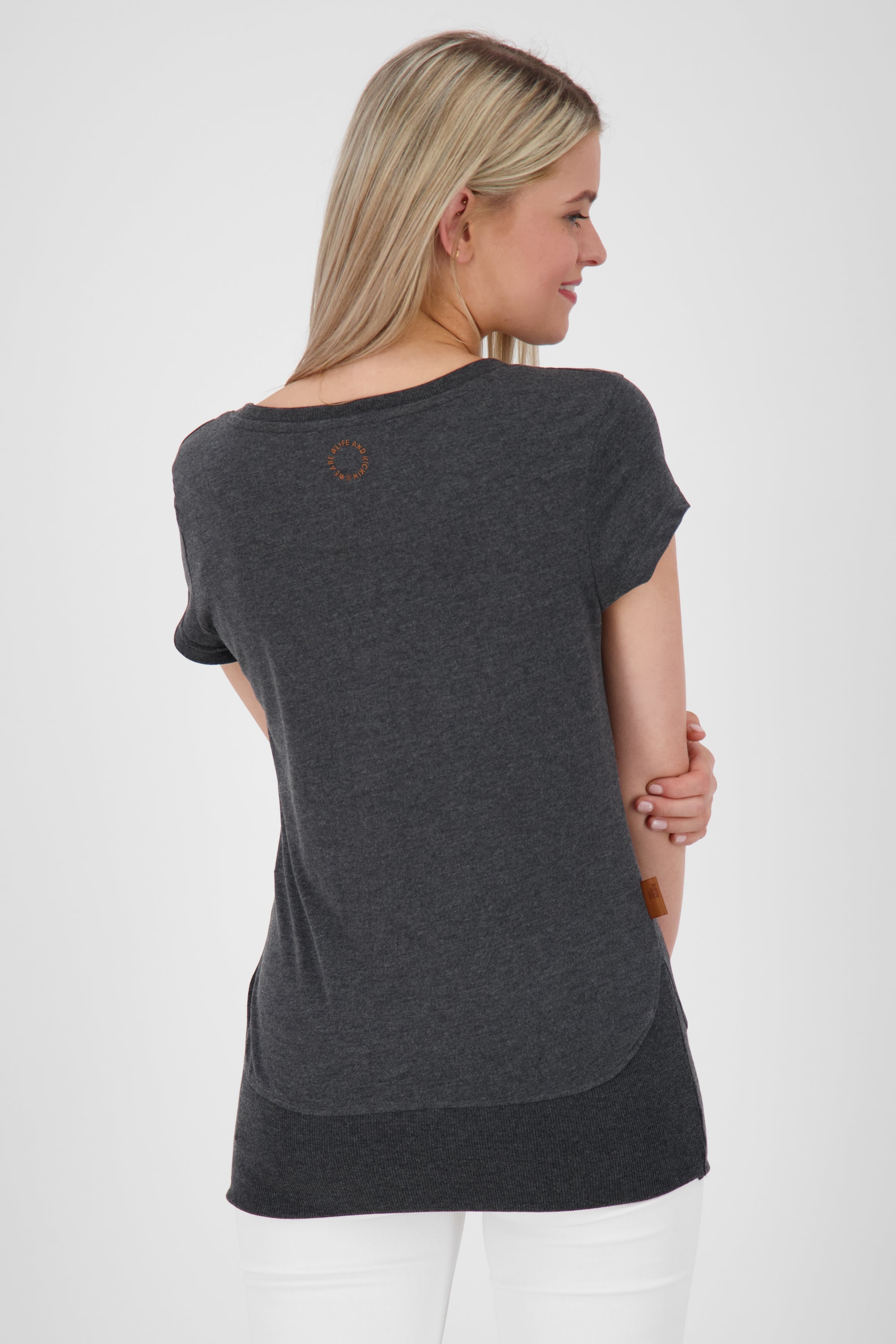 Bereit für den Sommer: CocoAK A T-Shirt mit betonter Silhouette für Damen Schwarz