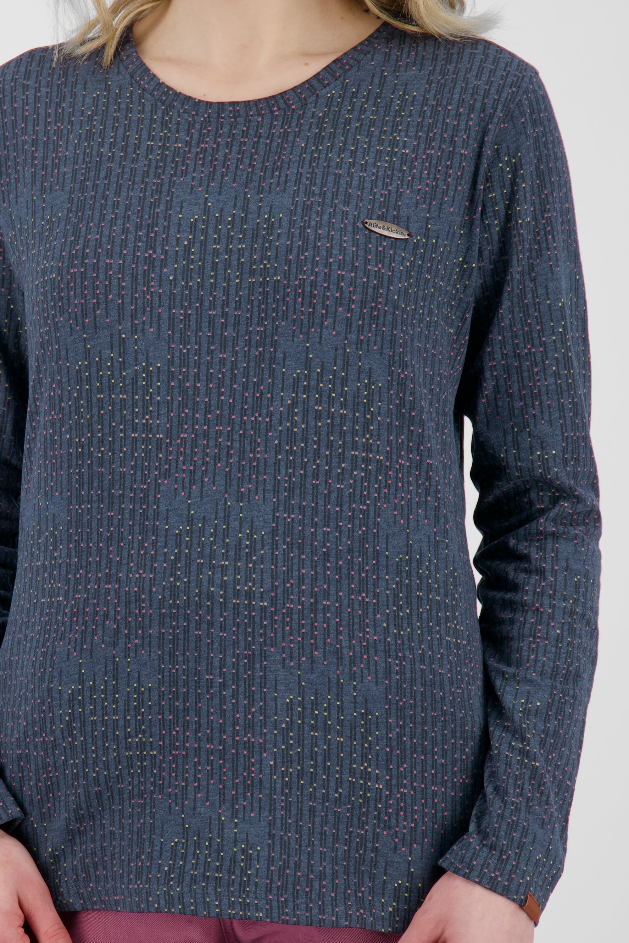 Dezent geschnittenes Damen Longsleeve mit Muster Dunkelblau