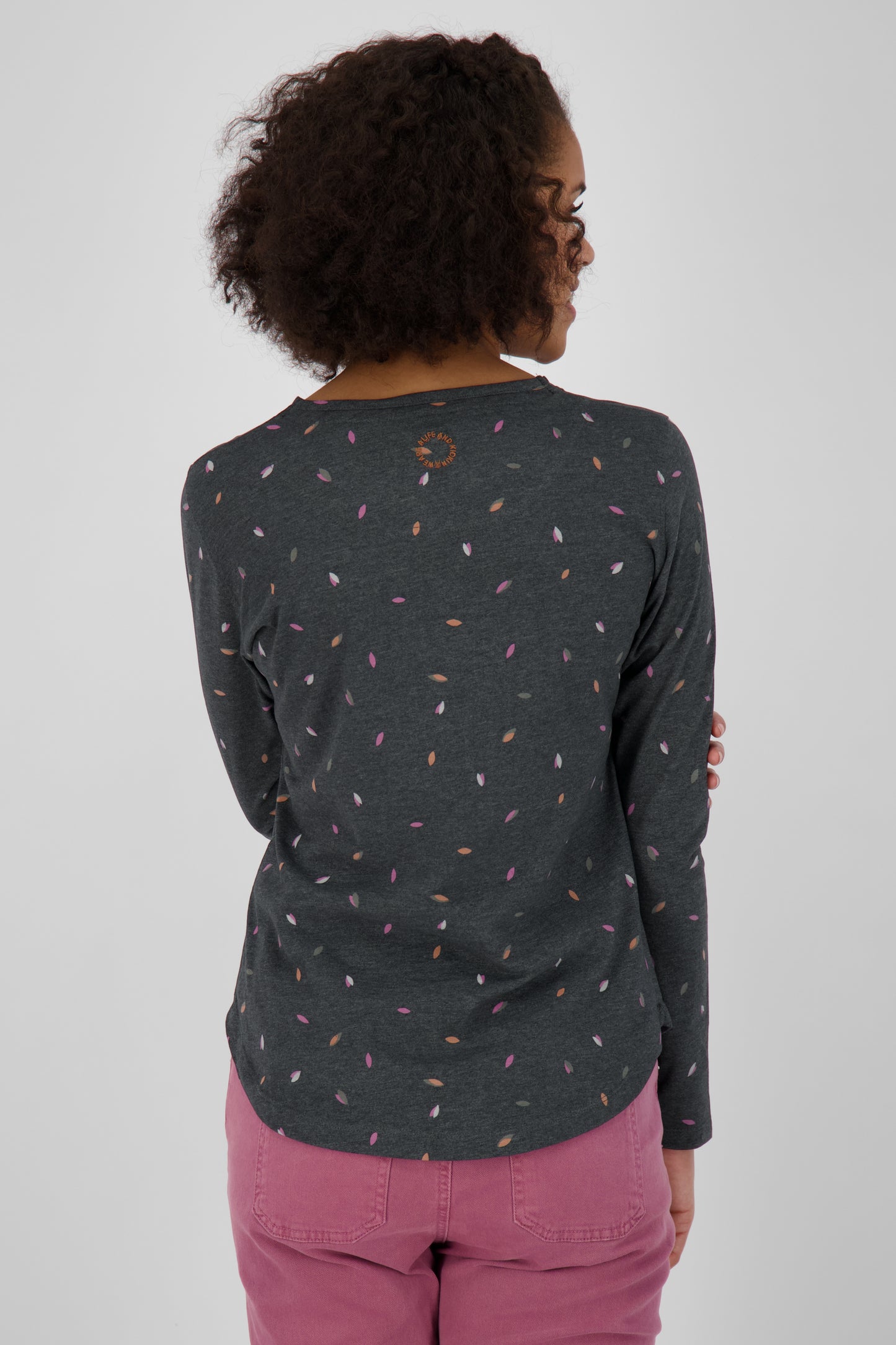 Dezent geschnittenes Damen Longsleeve mit Muster Schwarz