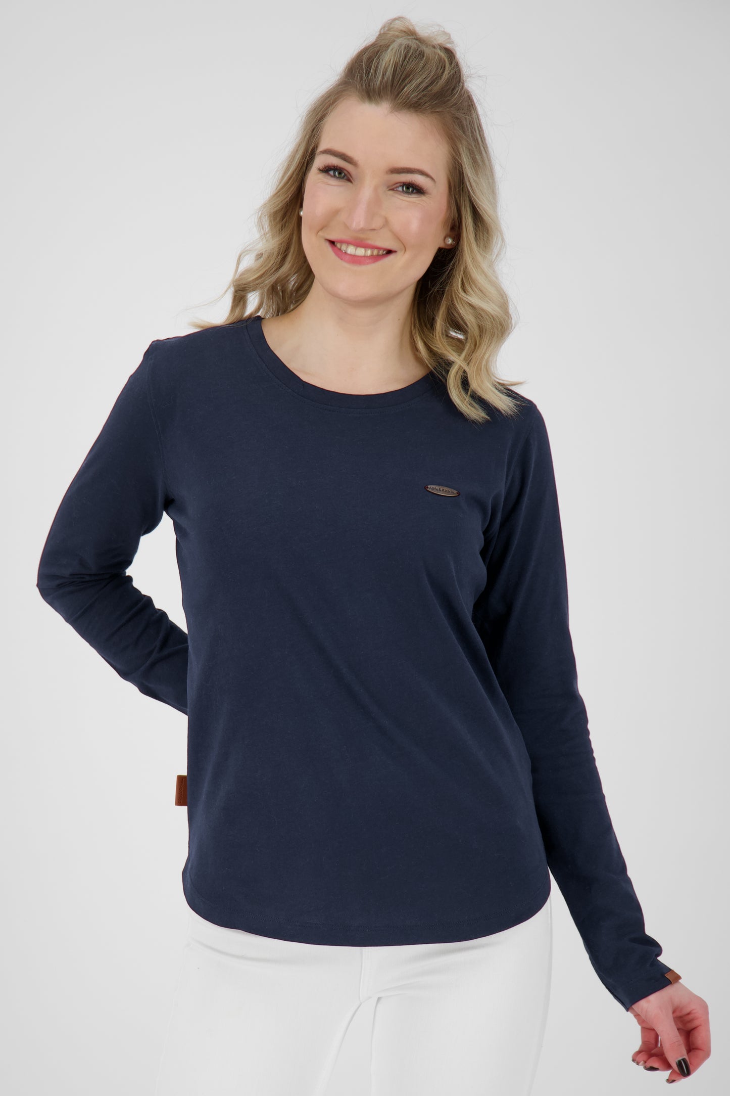 Stilvoll und bequem - Longsleeve LeaAK A für Damen Dunkelblau