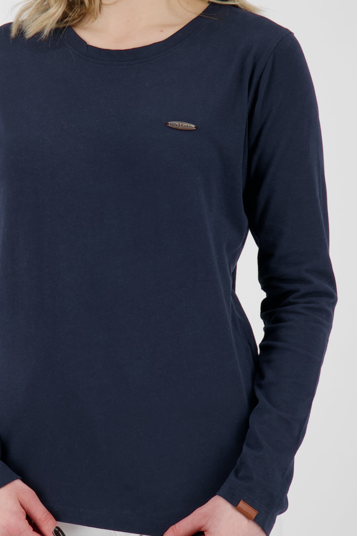 Stilvoll und bequem - Longsleeve LeaAK A für Damen Dunkelblau