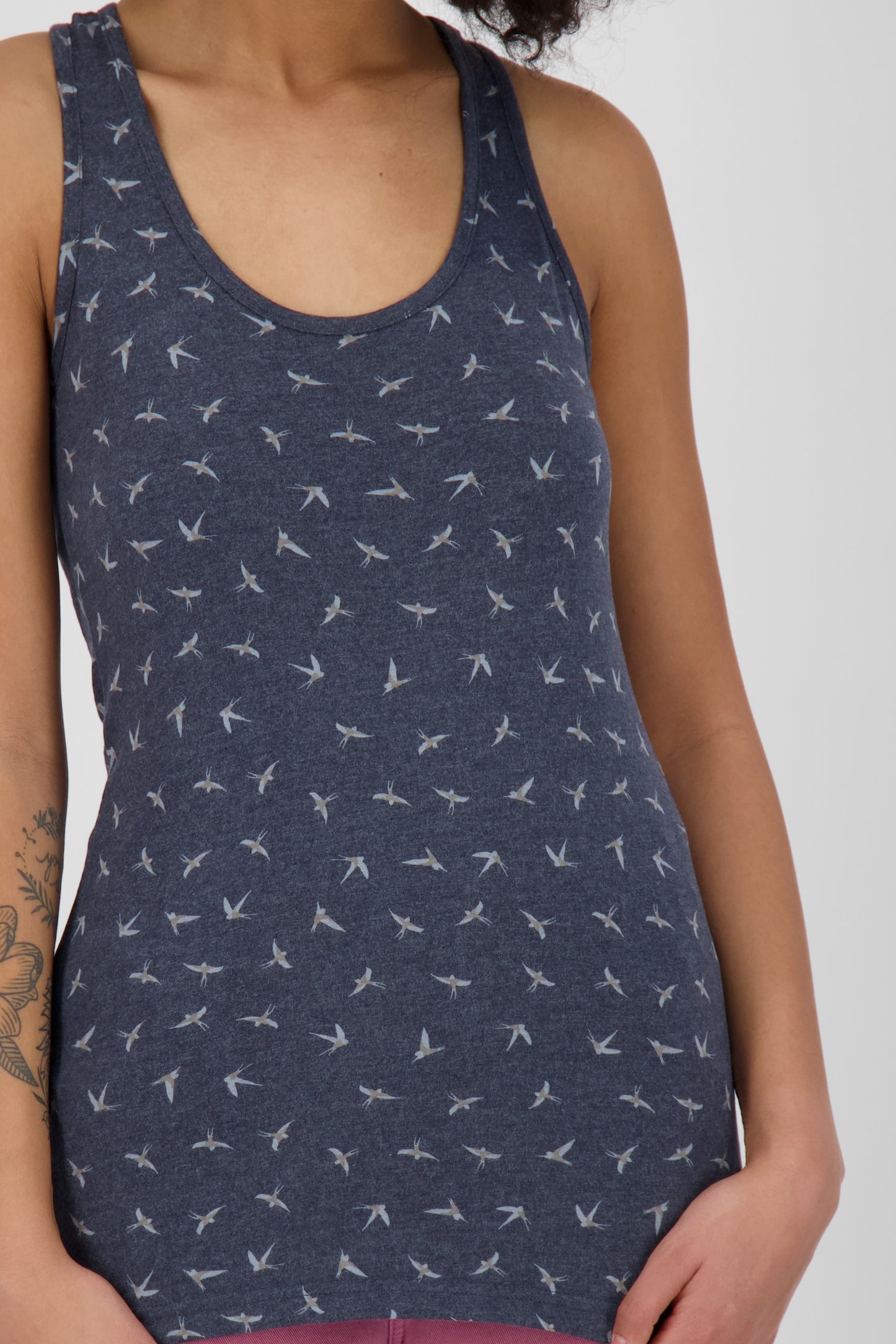 Vielseitig kombinierbares LuciaAK B Shirt für Frauen Dunkelblau