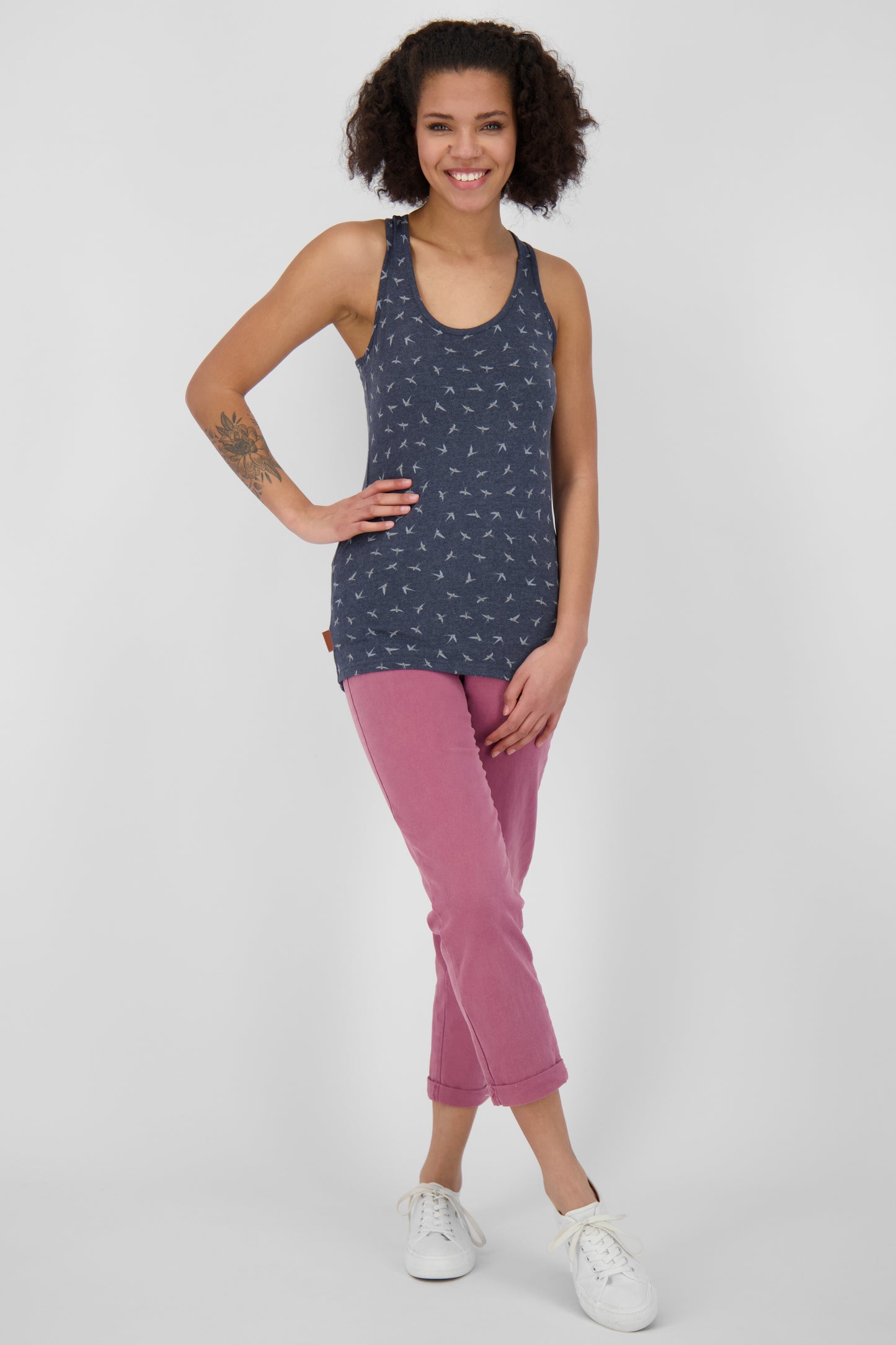 Vielseitig kombinierbares LuciaAK B Shirt für Frauen Dunkelblau