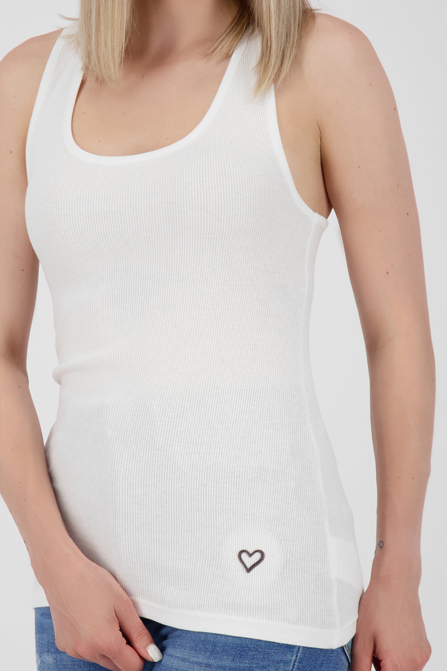 sportives Top LisaAK von für sportliche Sommer-Looks Weiß