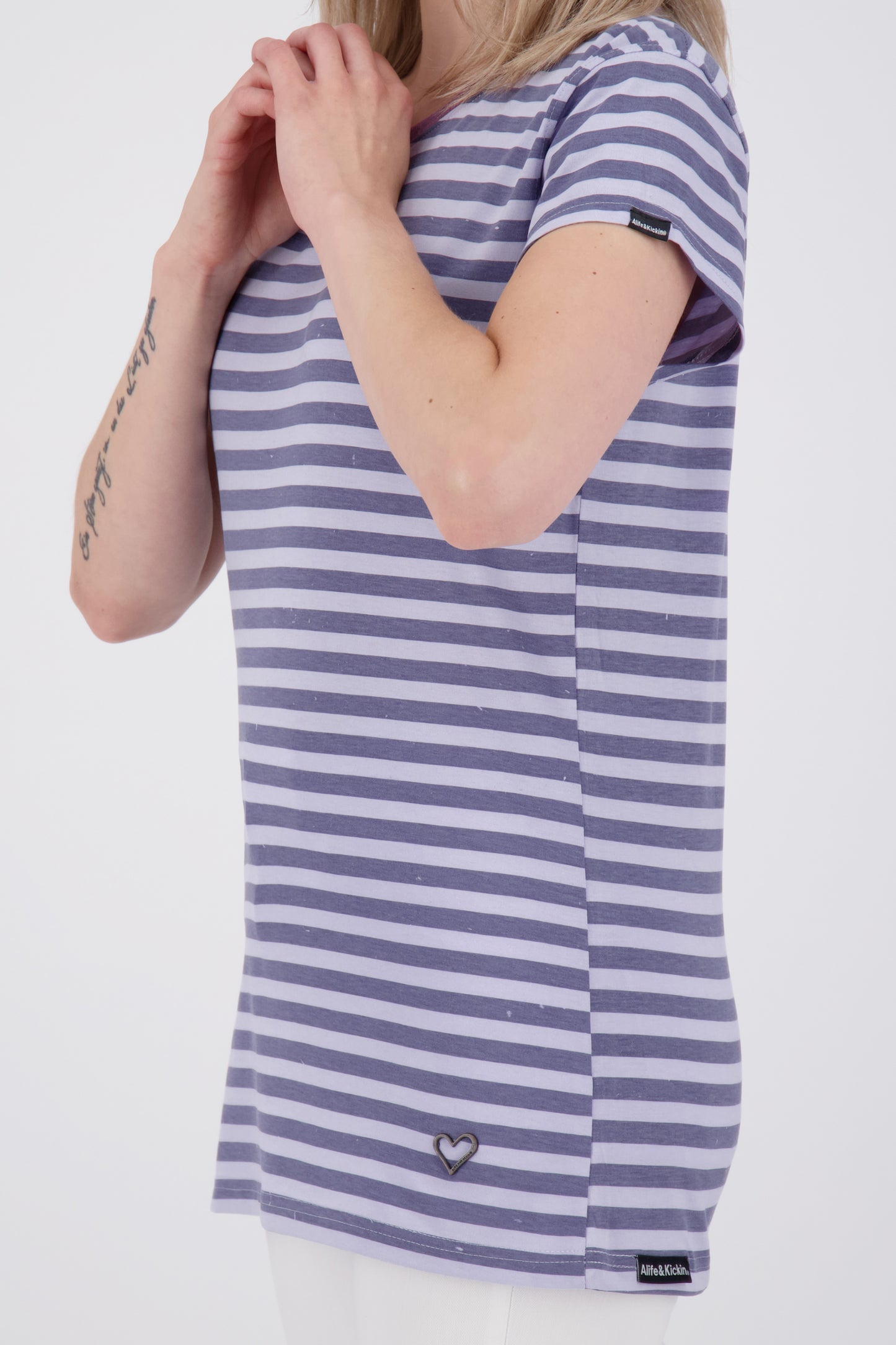AmandaAK Z das perfekte gestreifte Sommershirt für Damen Violett