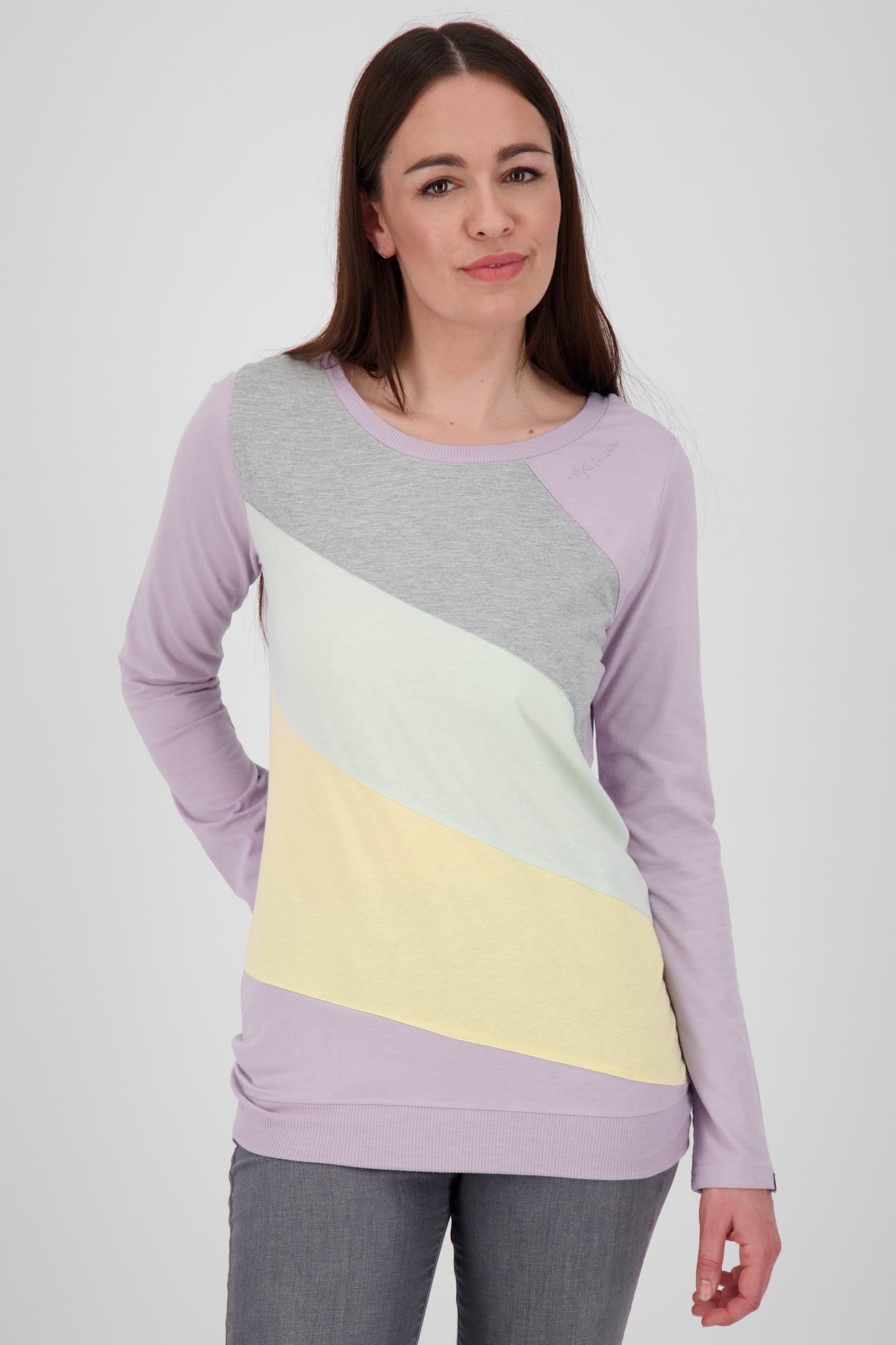 Stylish und bequem - Das Langarmshirt LenjaAK A für Damen Violett
