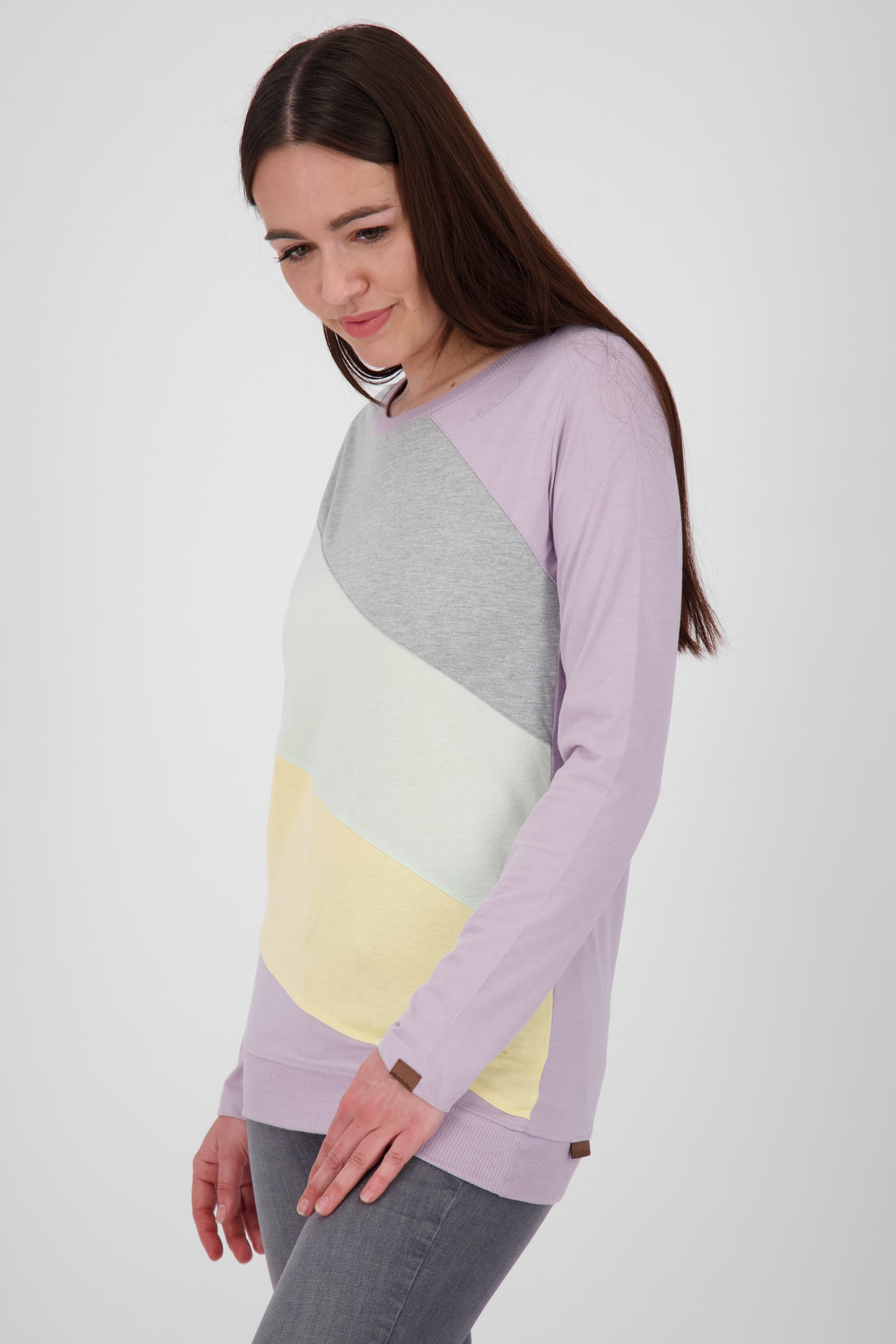 Stylish und bequem - Das Langarmshirt LenjaAK A für Damen Violett