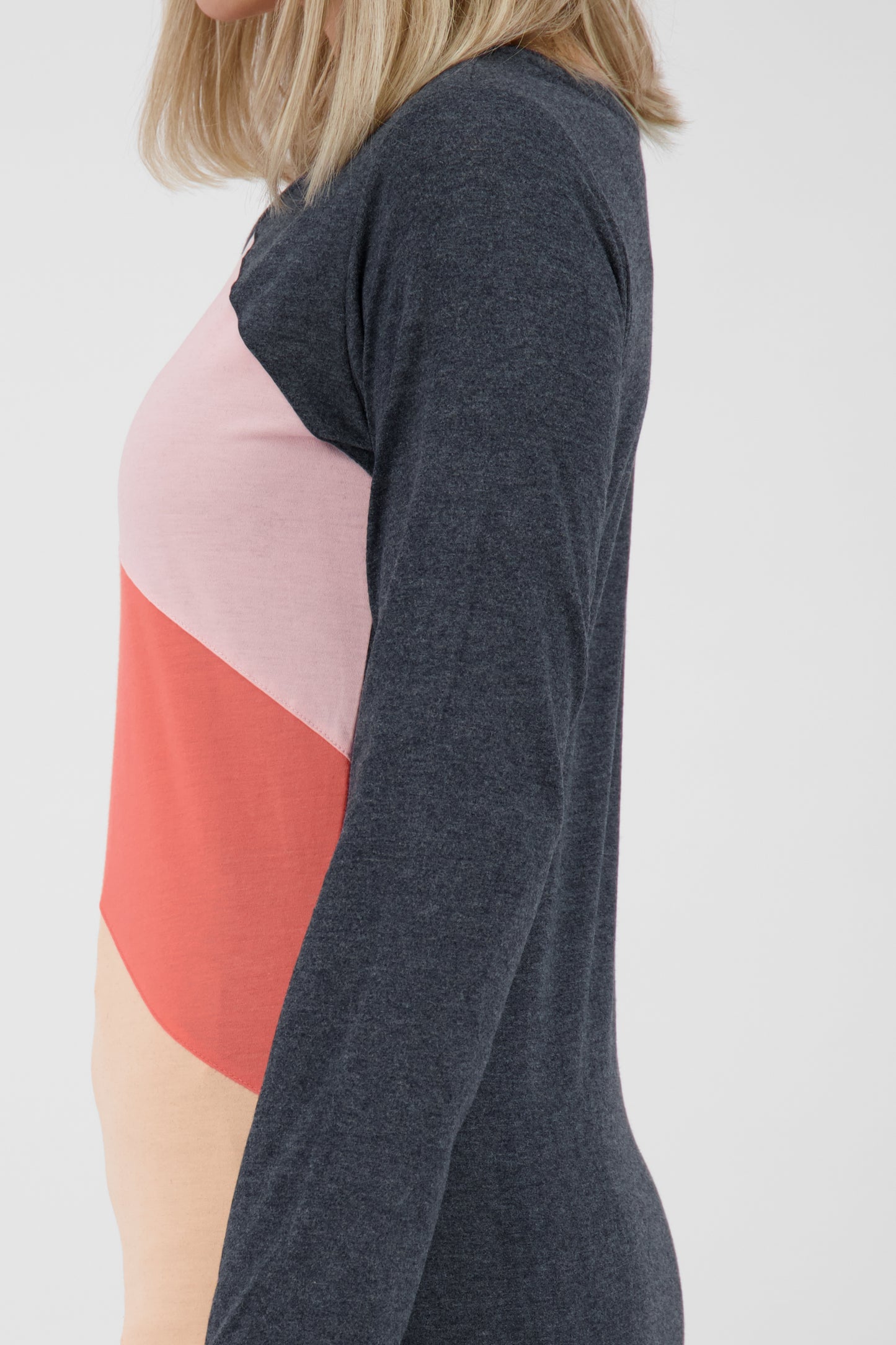 Stylish und bequem - Das Langarmshirt LenjaAK A für Damen Dunkelblau