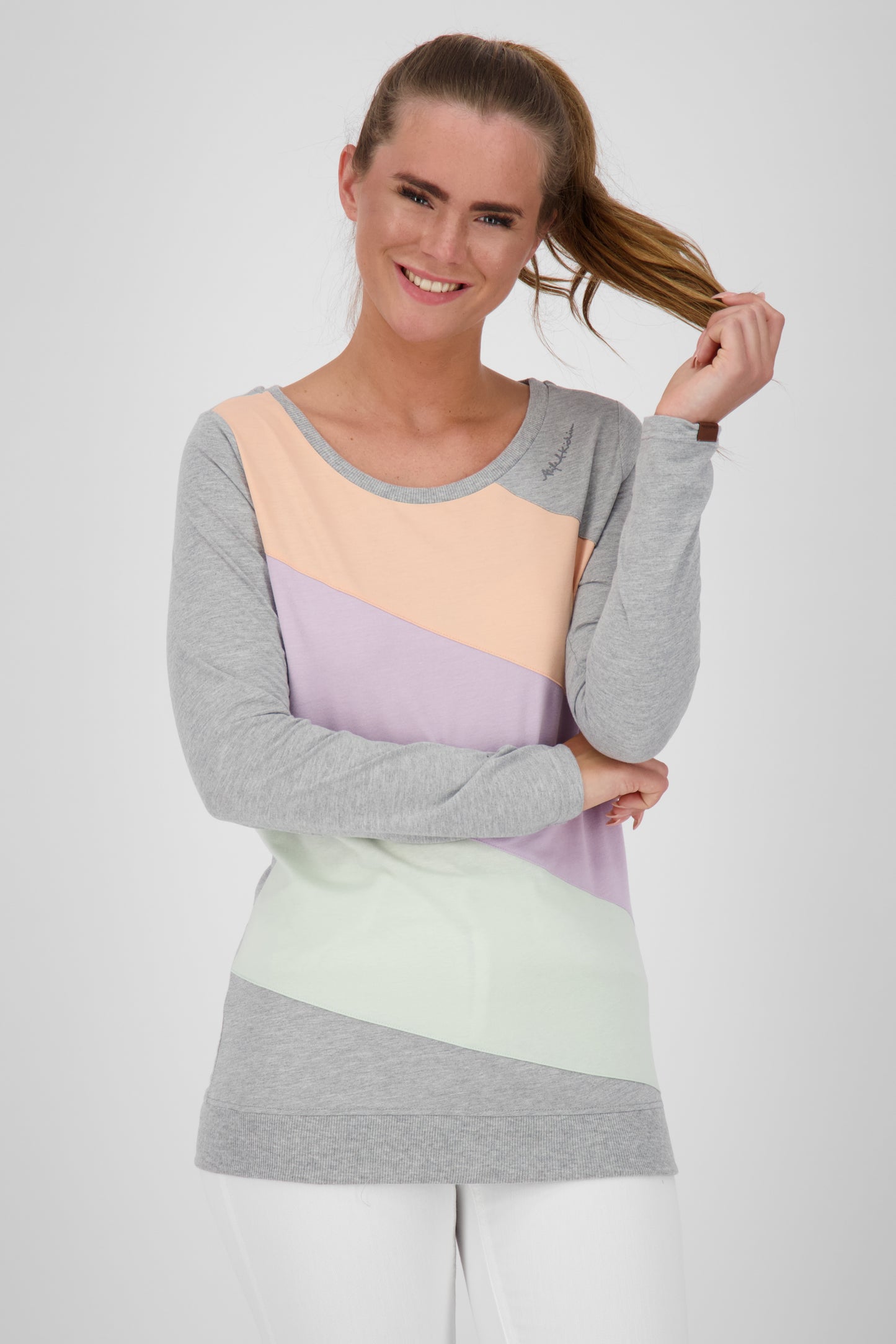 Stylish und bequem - Das Langarmshirt LenjaAK A für Damen Grau