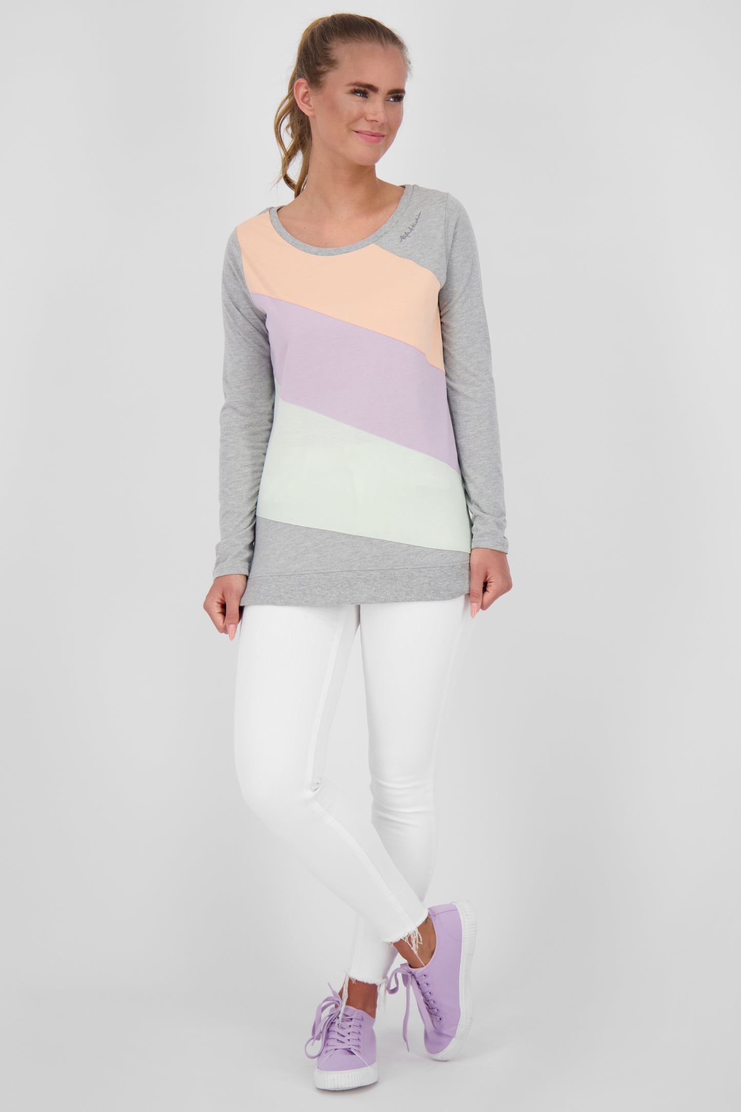 Stylish und bequem - Das Langarmshirt LenjaAK A für Damen Grau