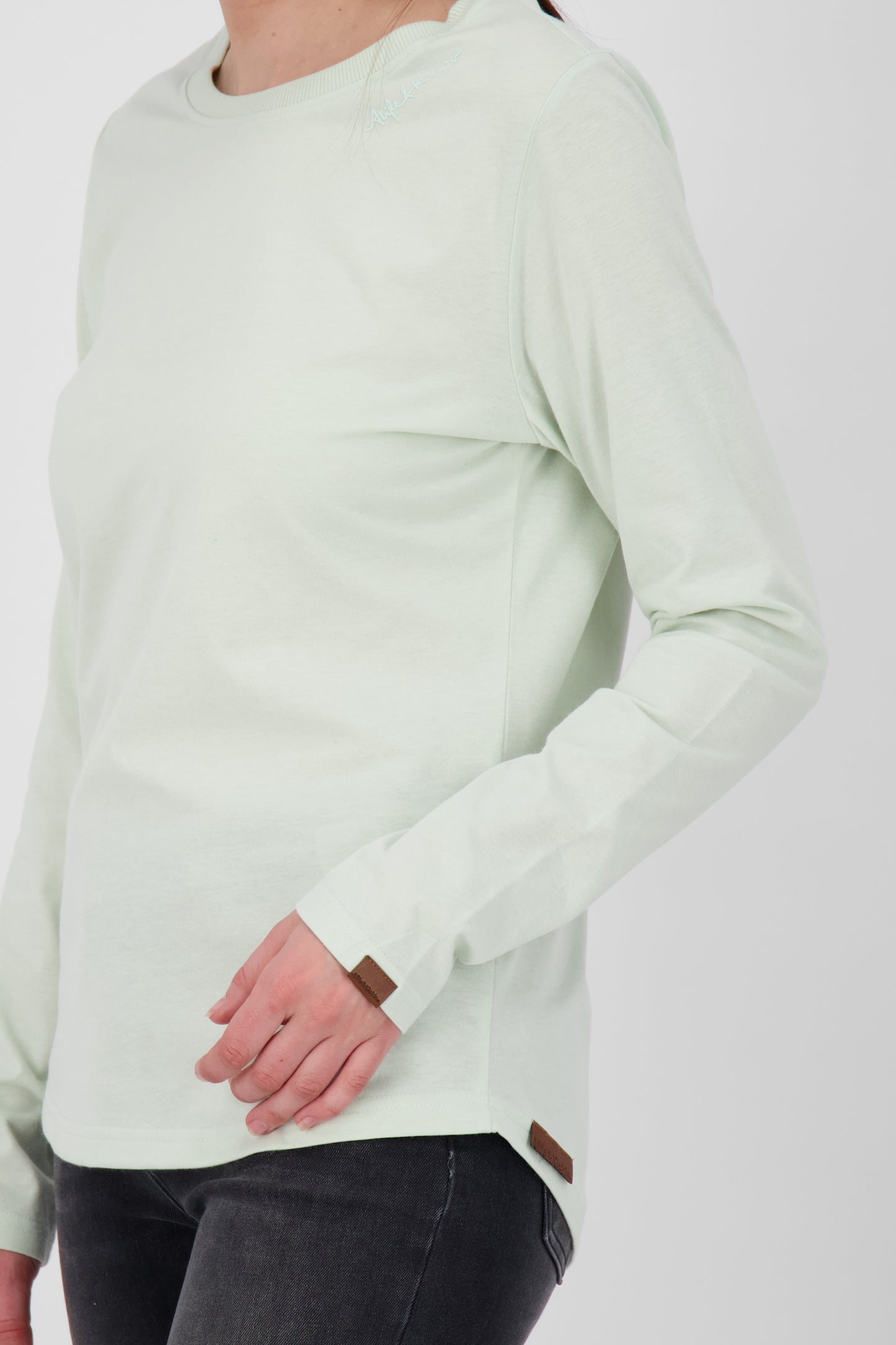 Unkompliziert und vielseitig - Longsleeve LeanaAK A für Damen Hellgrün