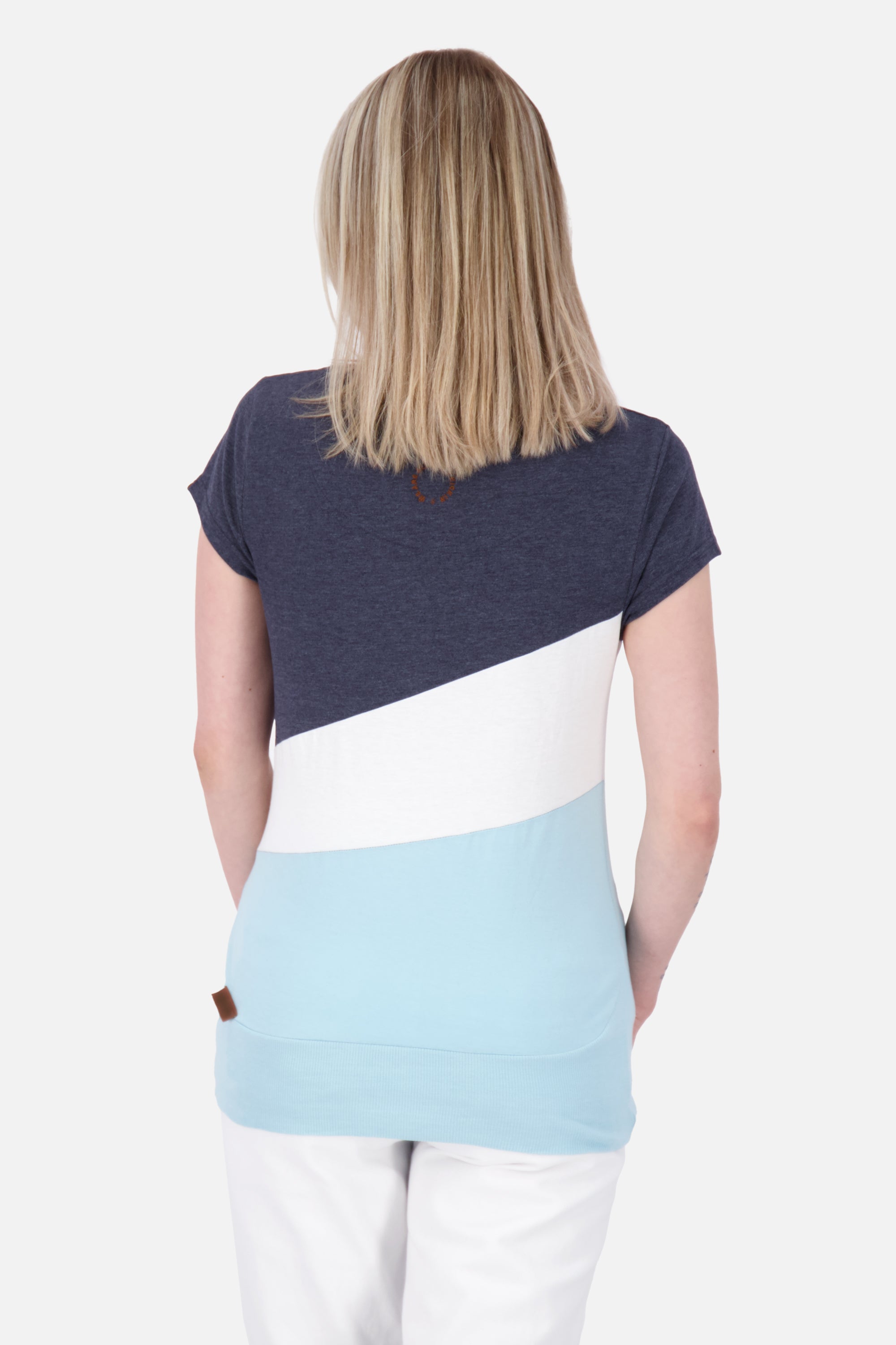 CordelieAK A von Alife and Kickin: Bequemes T-Shirt mit Zierknöpfen Hellblau