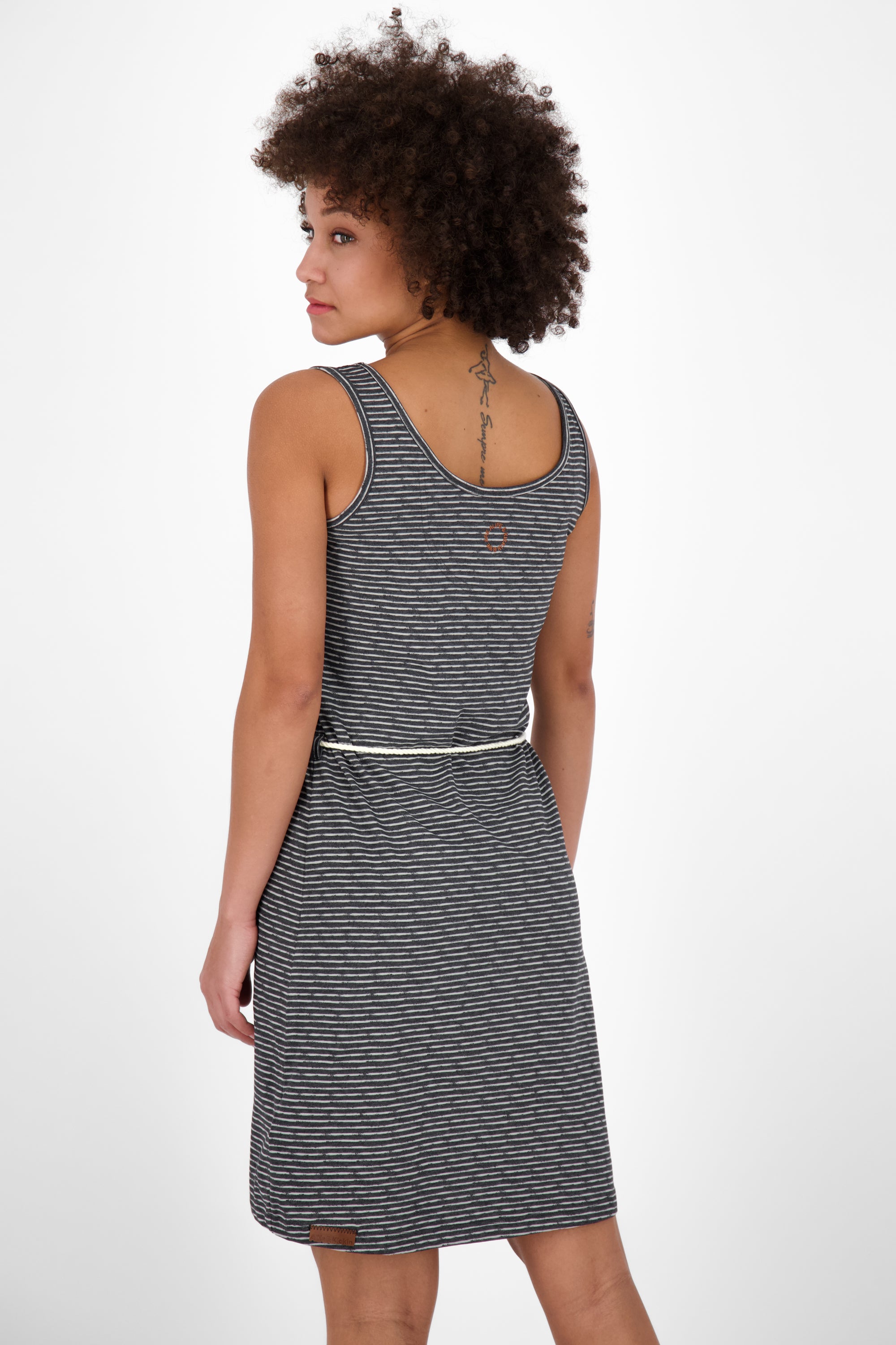 JenniferAK Z - Gestreiftes Trägerkleid für Damen von Alife and Kickin Schwarz