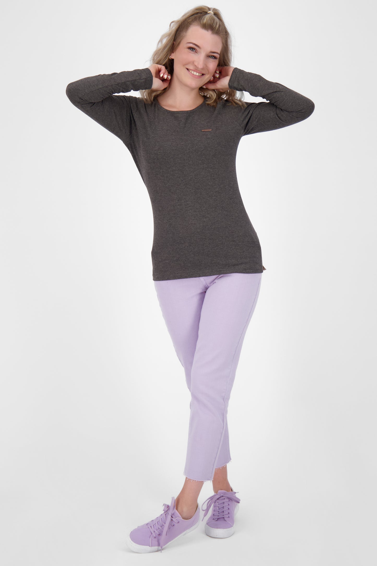 Lässig und bequem - SinaAK A Longsleeve für Damen Schwarz