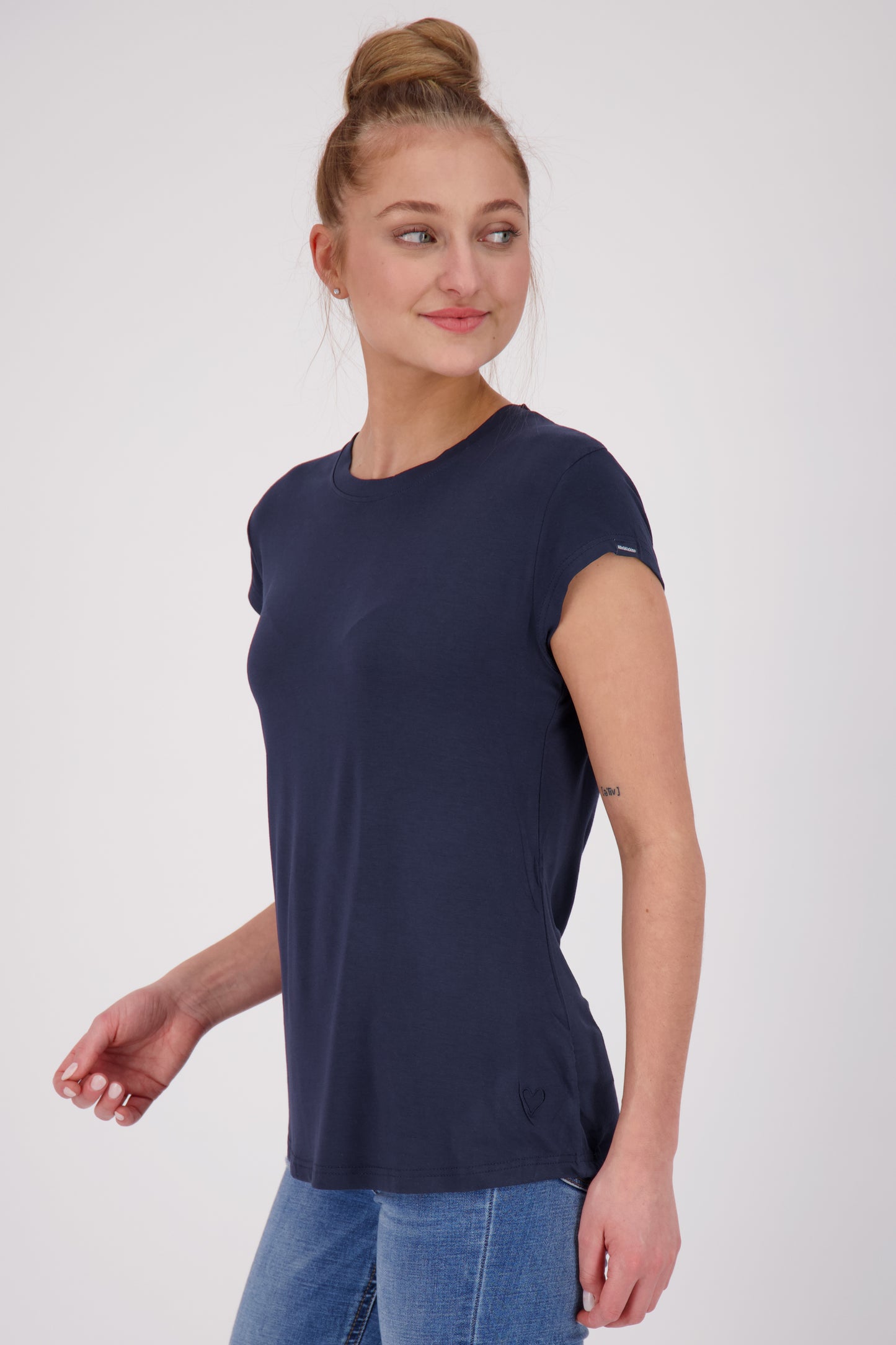Vielseitiges Basic-Shirt für stylische Outfits: MimmyAK A von Alife and Kickin Dunkelblau