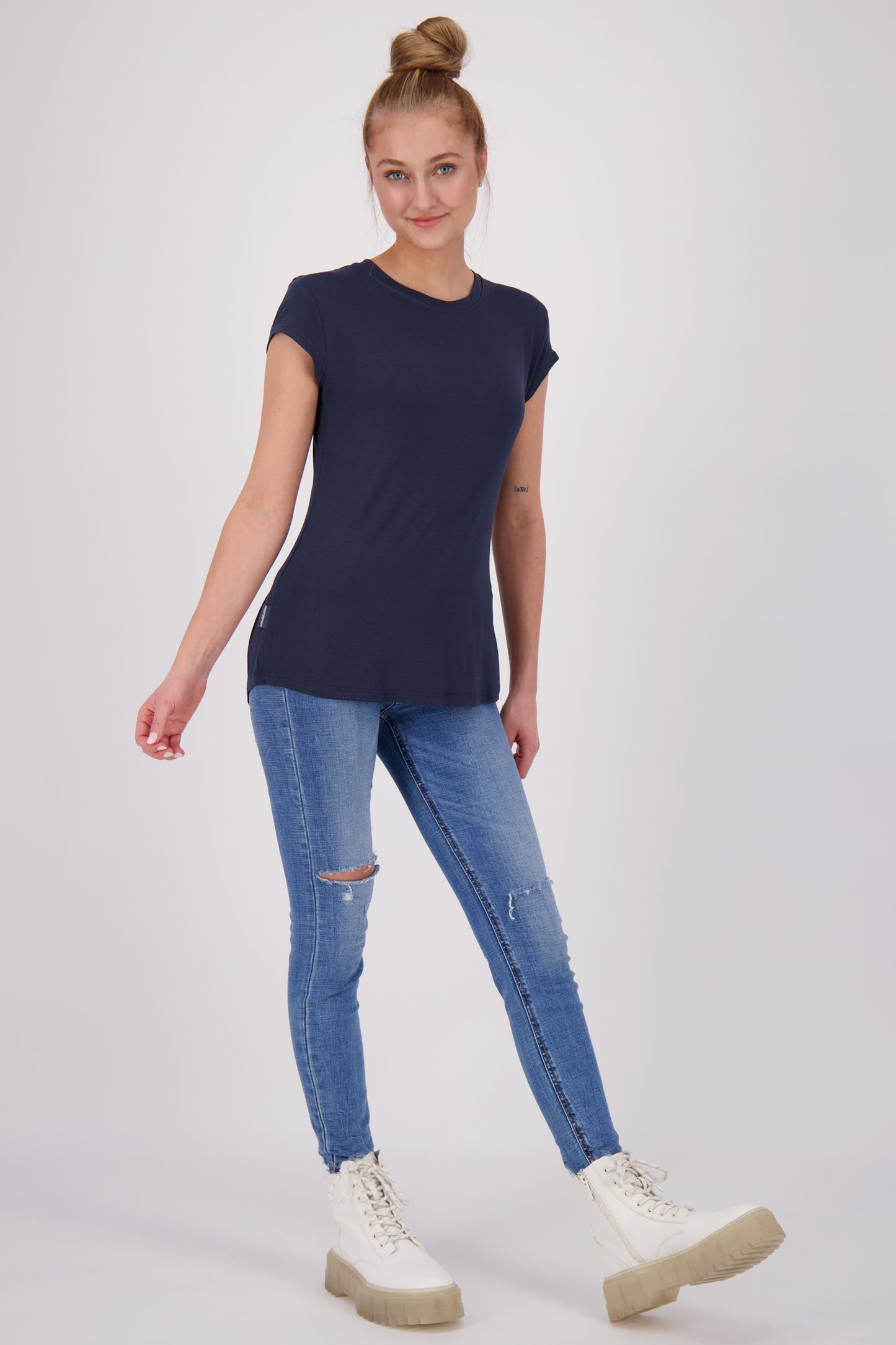 Vielseitiges Basic-Shirt für stylische Outfits: MimmyAK A von Alife and Kickin Dunkelblau