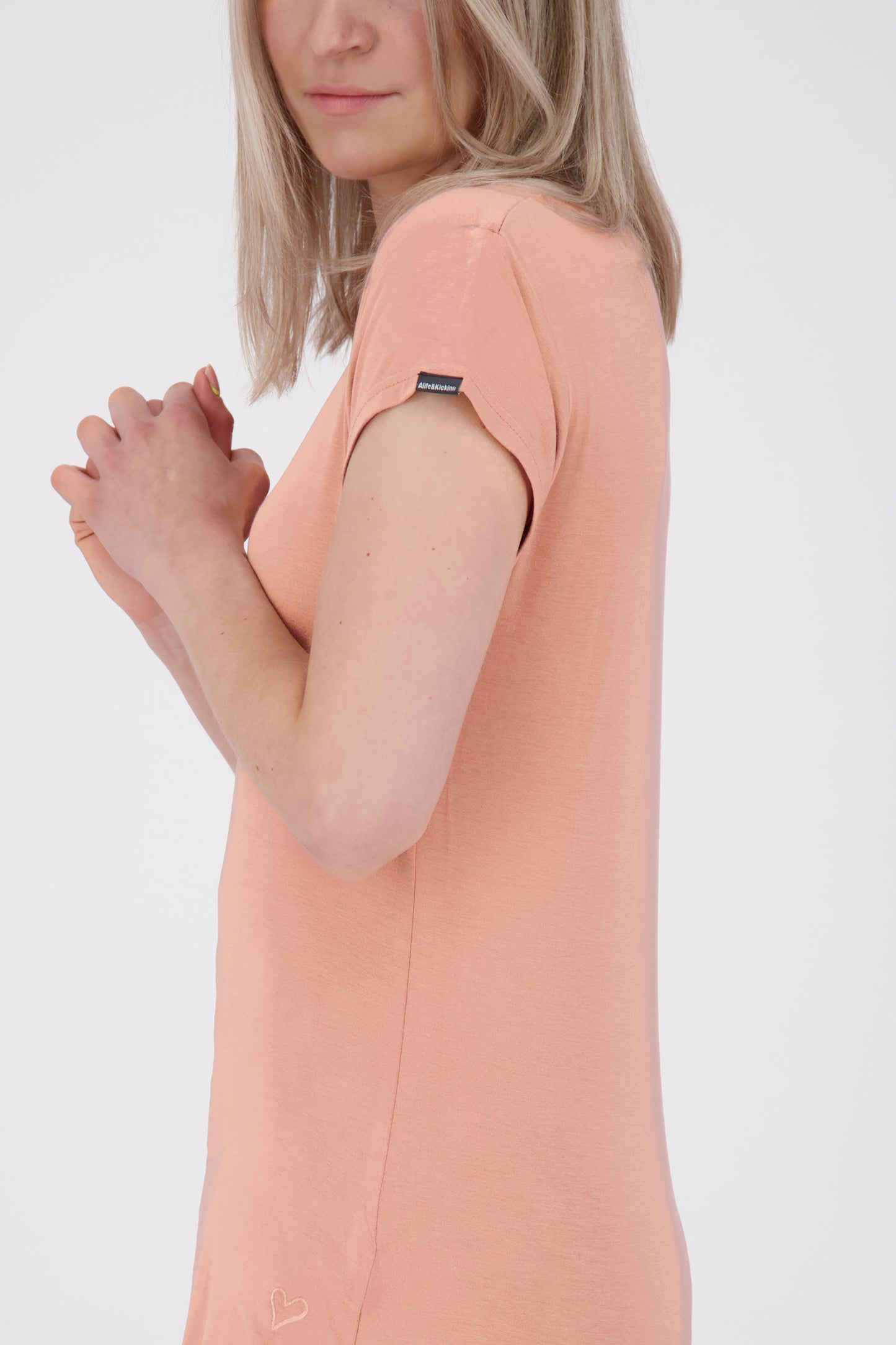 Vielseitiges Basic-Shirt für stylische Outfits: MimmyAK A von Alife and Kickin Rosa