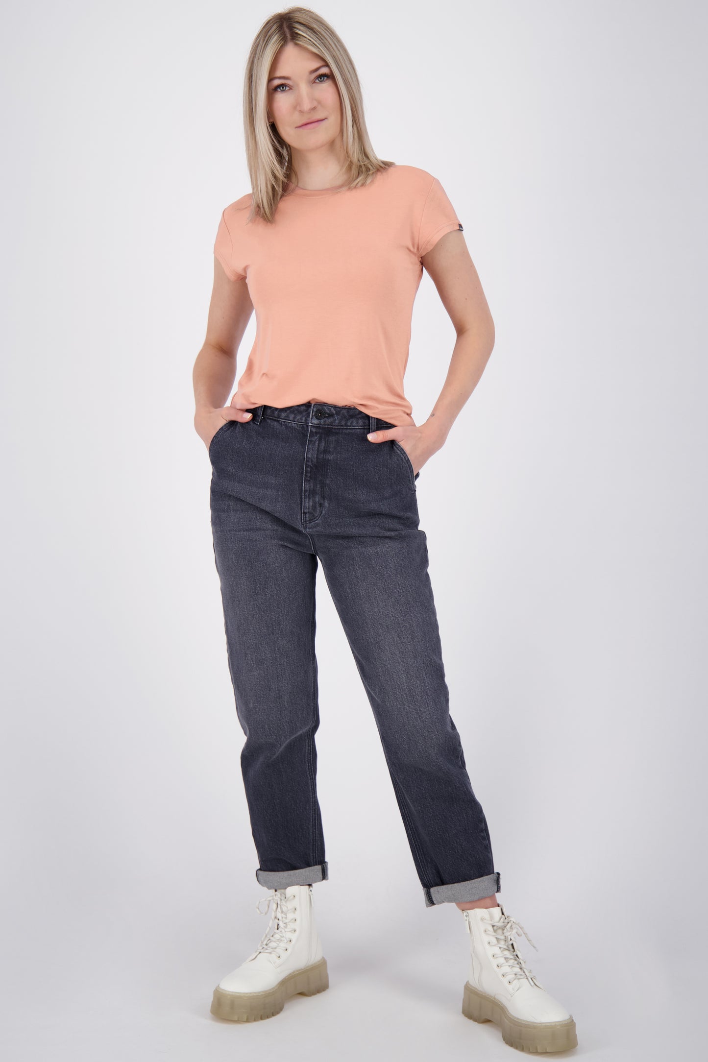 Vielseitiges Basic-Shirt für stylische Outfits: MimmyAK A von Alife and Kickin Rosa
