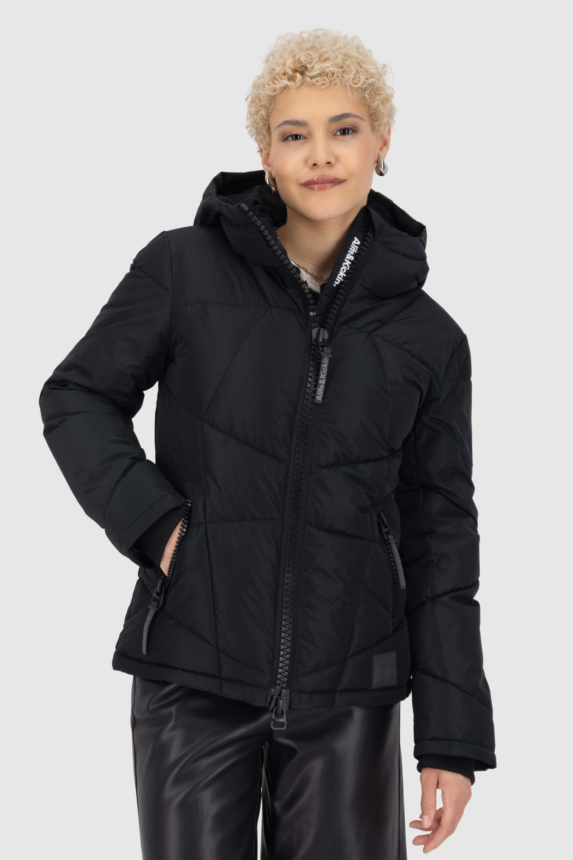 Wattierte Damenjacke KasandraAK A - Perfekt für den Winter und kühle A
