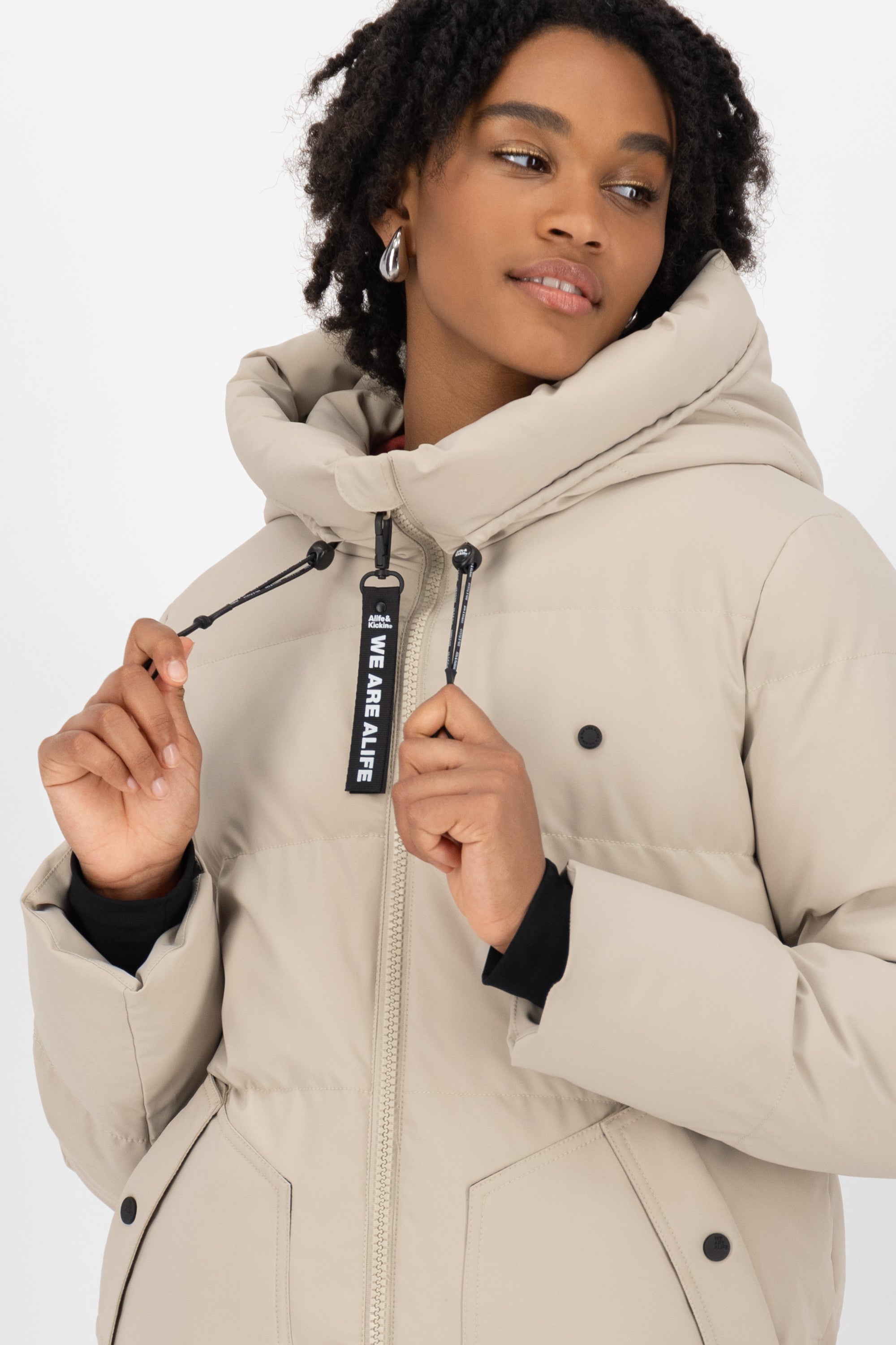 CathyAK A Puffer Parka Beige