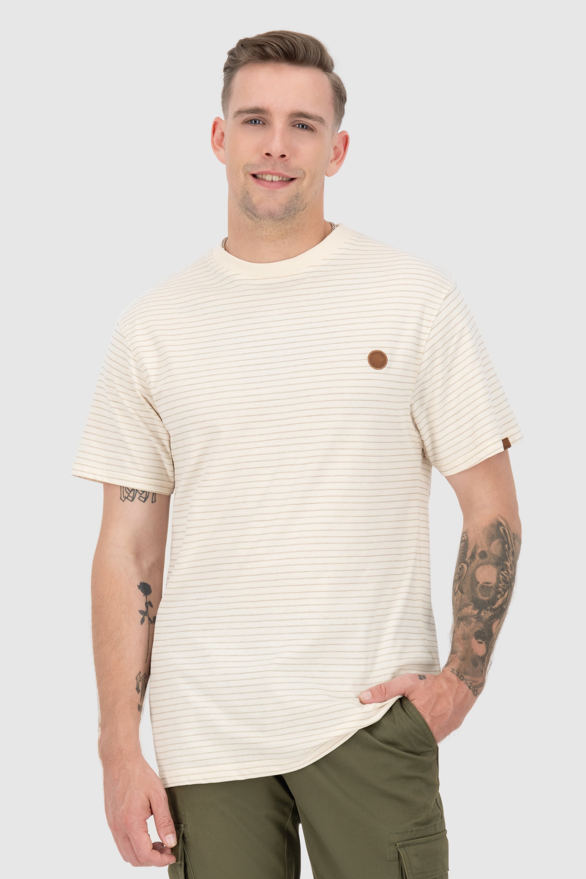 NicAK Z Shirt Beige