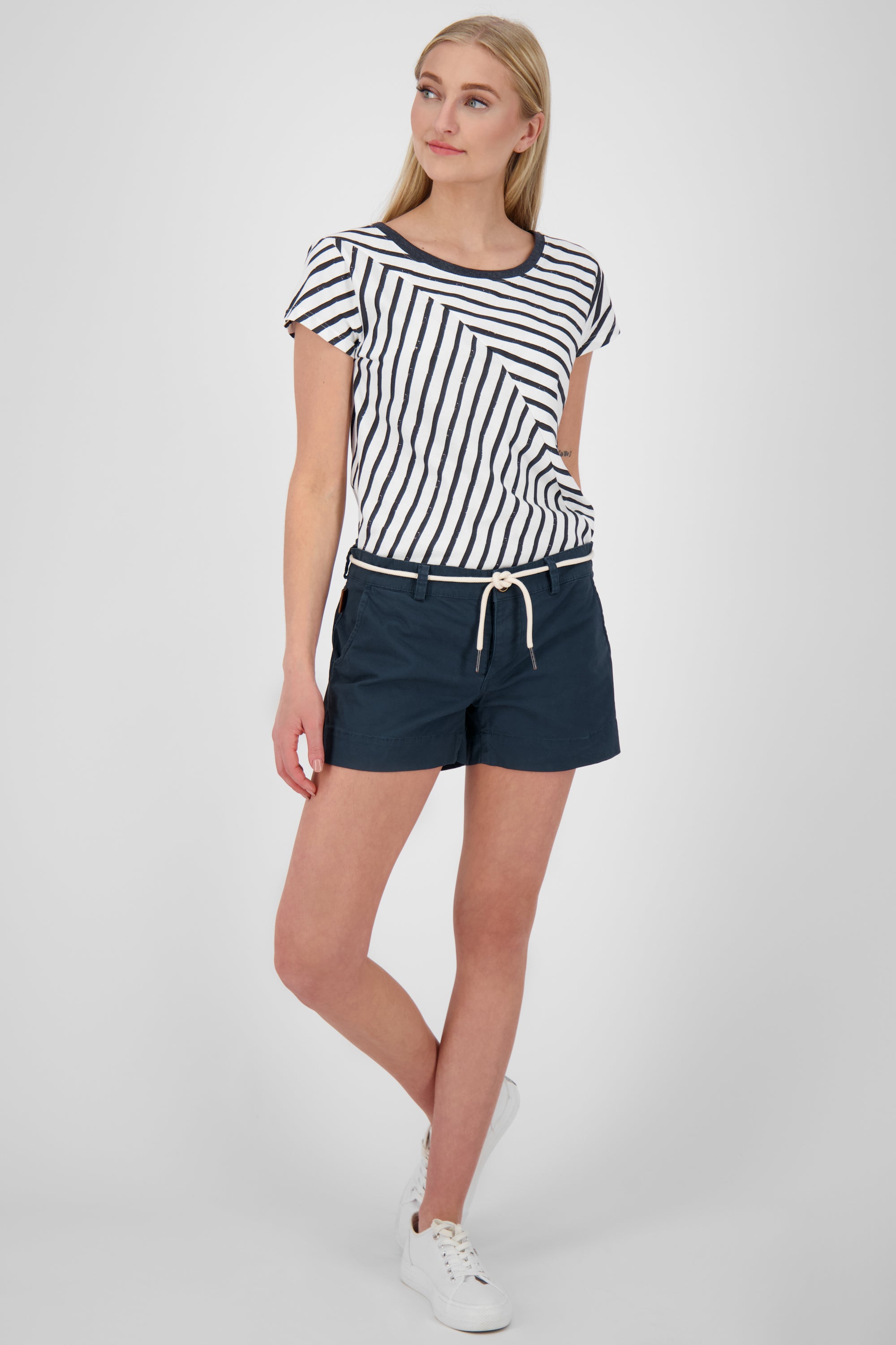 Damen Shorts mit Style - Hol dir JuleAK von Alife and Kickin Dunkelblau