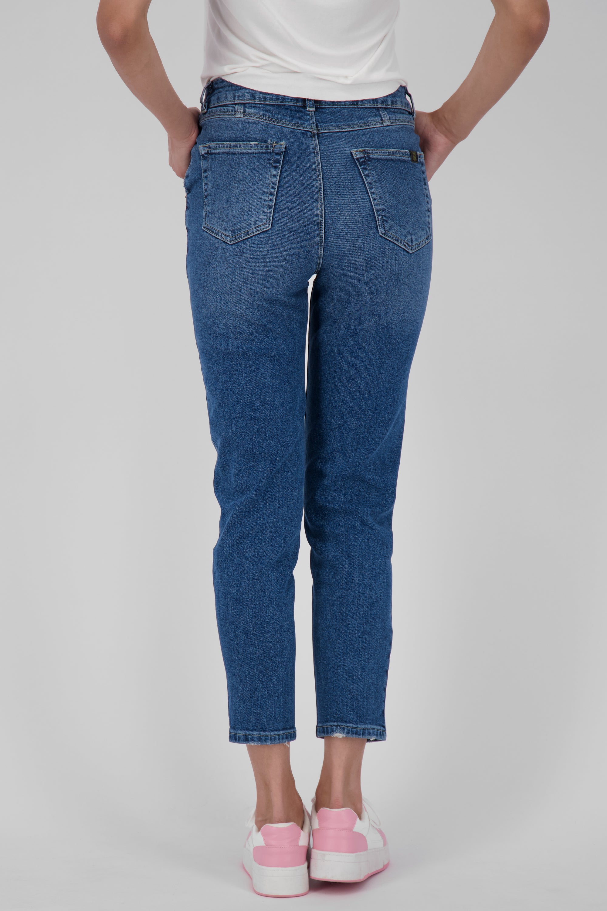 Trendige Mom-Jeans für Damen - LaureenAK DNM A von Alife and Kickin Dunkelblau