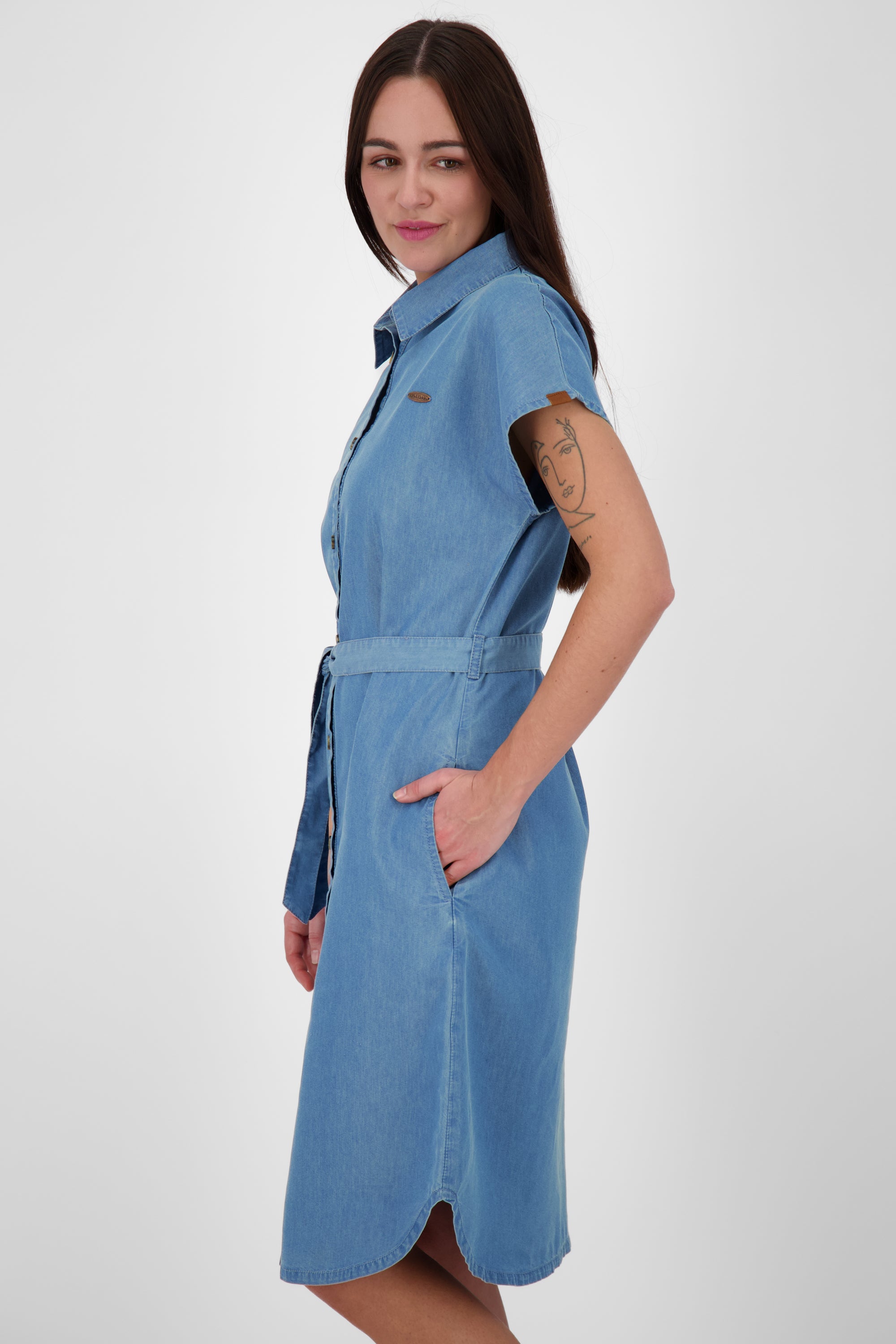 MaeveAK DNM A - Damenkleid in Denim-Optik von Alife and Kickin Hellblau