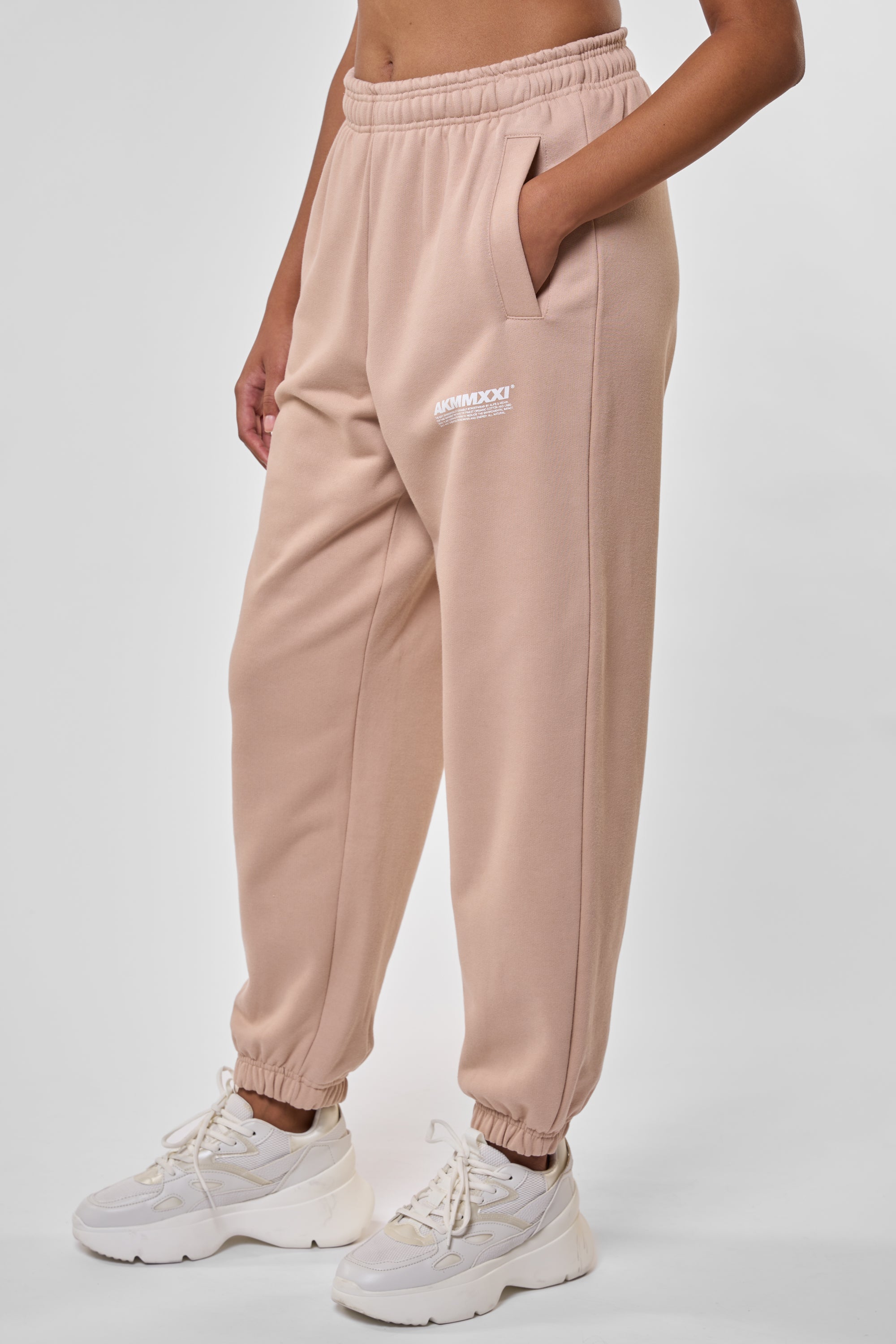 Nachhaltig produzierte Sweatpant PlutoAK A - der perfekte Begleiter für jeden Tag Beige