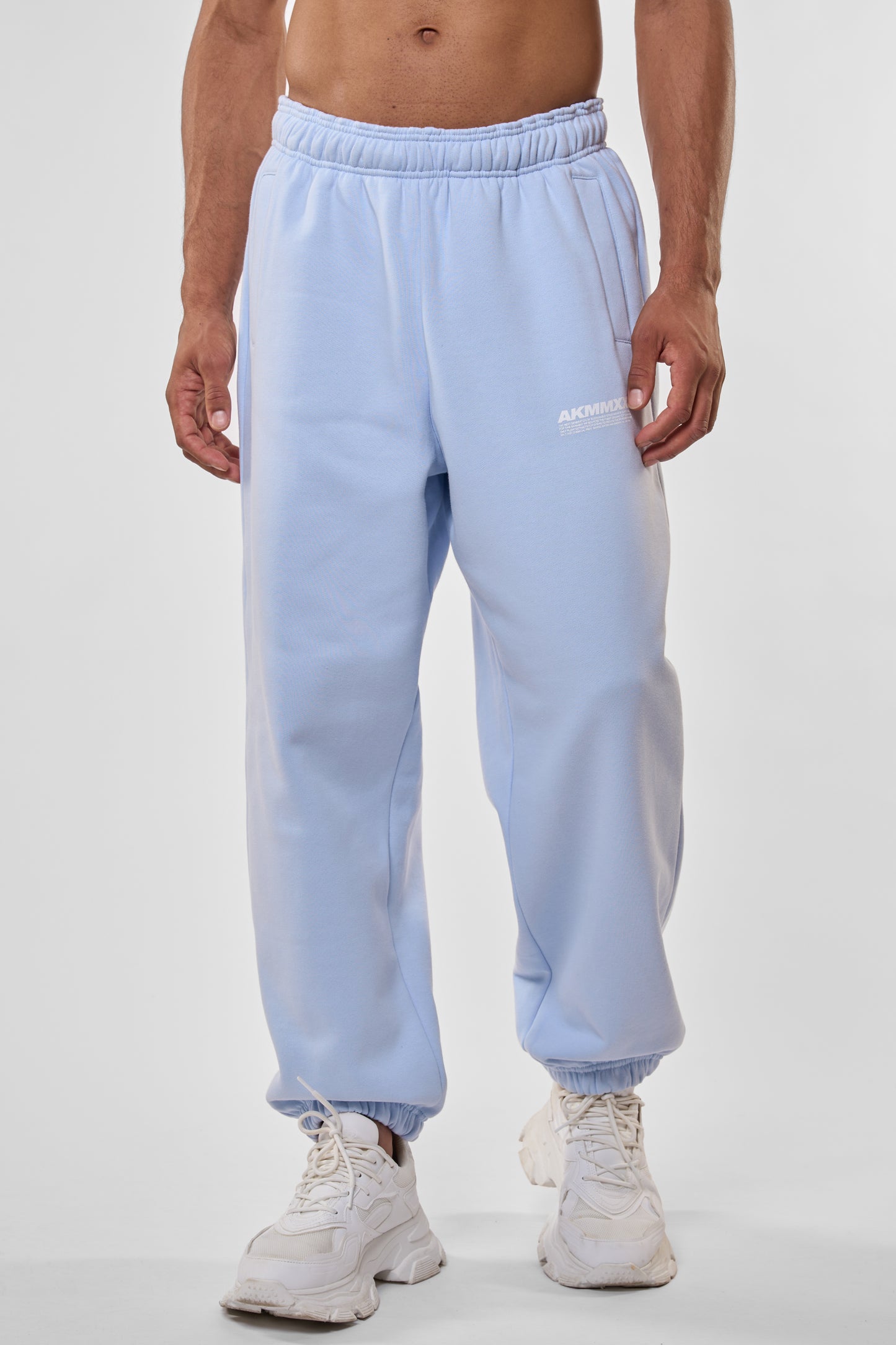 Nachhaltig produzierte Sweatpant PlutoAK A - der perfekte Begleiter für jeden Tag Hellblau