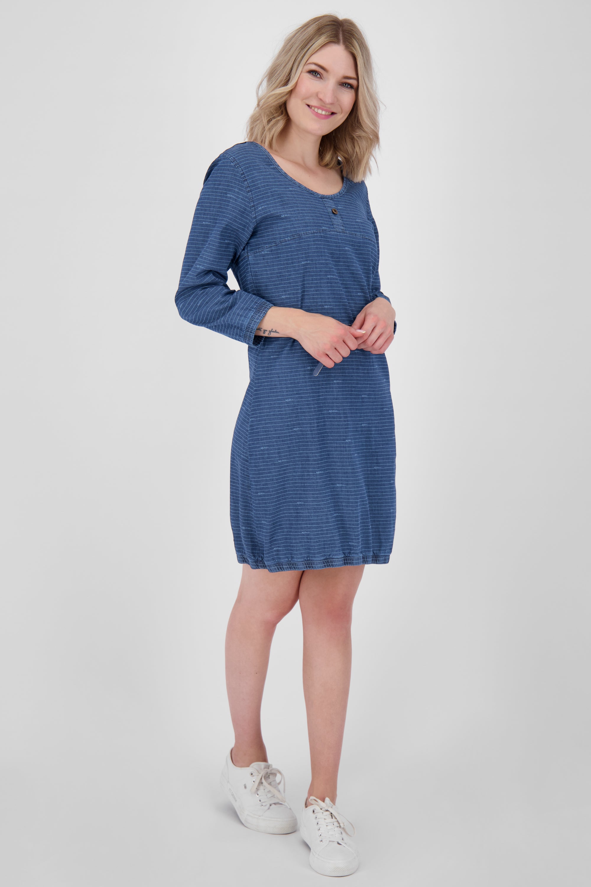 DoroAK DNM B - Feminines Denim-Kleid mit Taillebetonung Dunkelblau