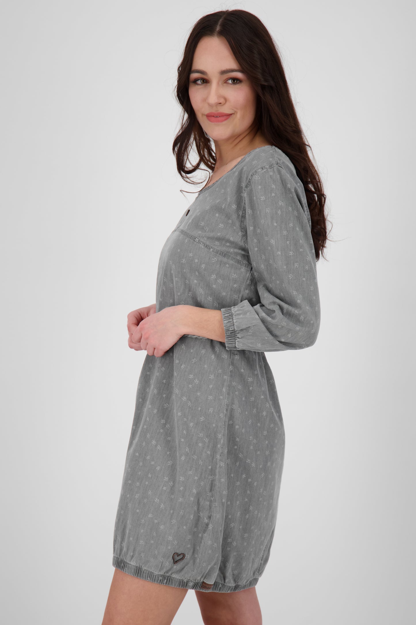 DoroAK DNM B - Feminines Denim-Kleid mit Taillebetonung Grau