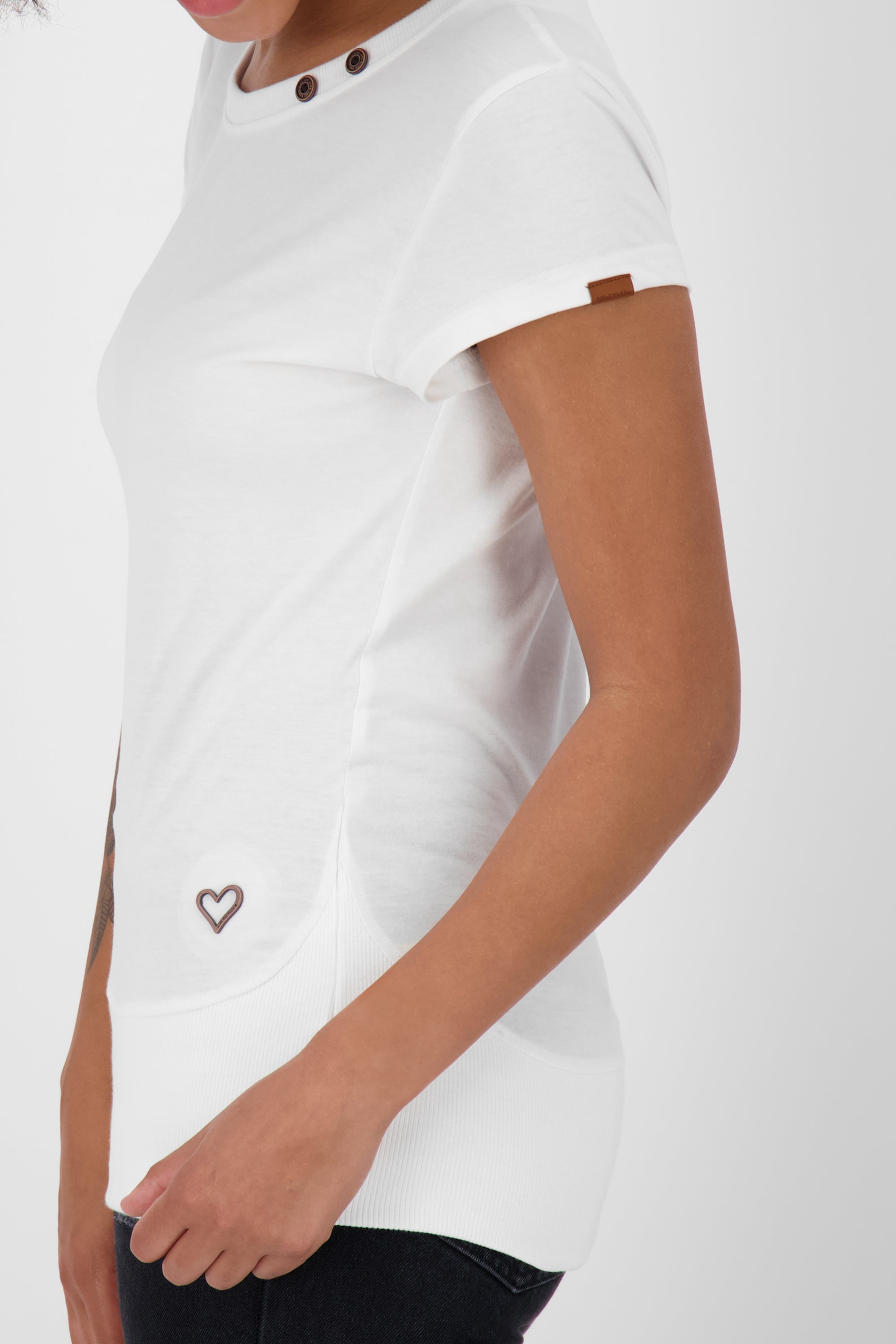 Bereit für den Sommer: CocoAK A T-Shirt mit betonter Silhouette für Damen Weiß