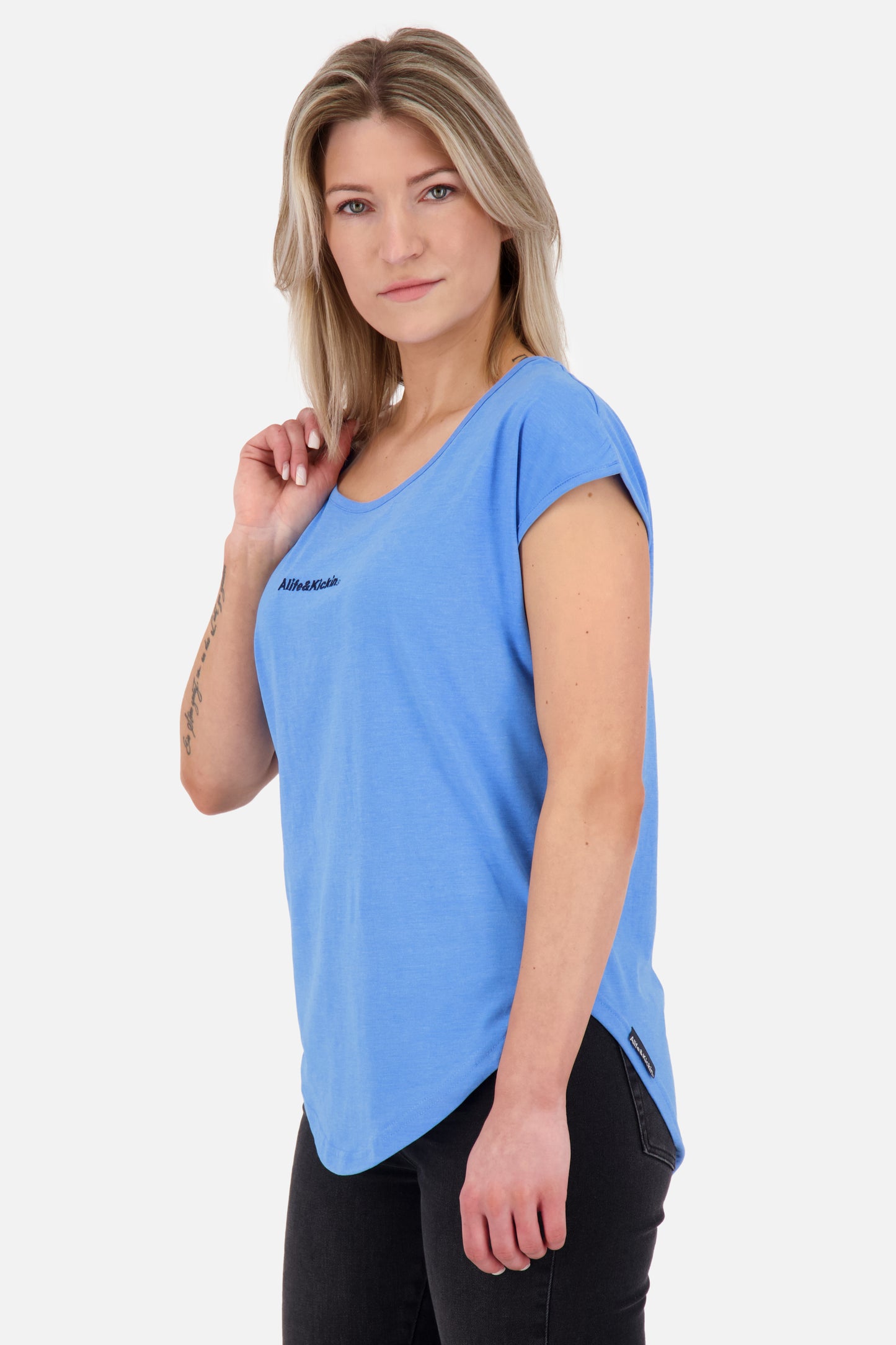 Luftig leicht und sportlich: Das Damen-T-Shirt SelinaAK E  Blau